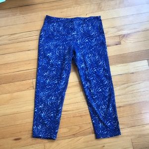 Blue pattern athleta capri leggings